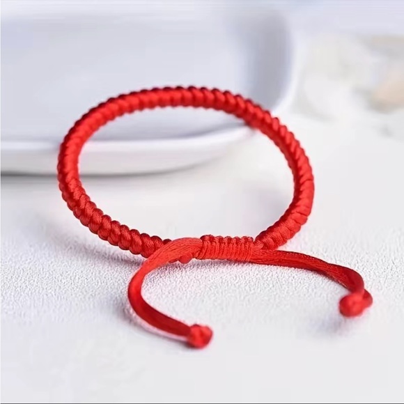 Red Bracelet NWT - Picture 1 of 2